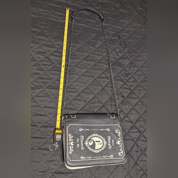 NWOT Disney's x Bioworld Nightmare before Christmas story book purse - Picture 4 of 12